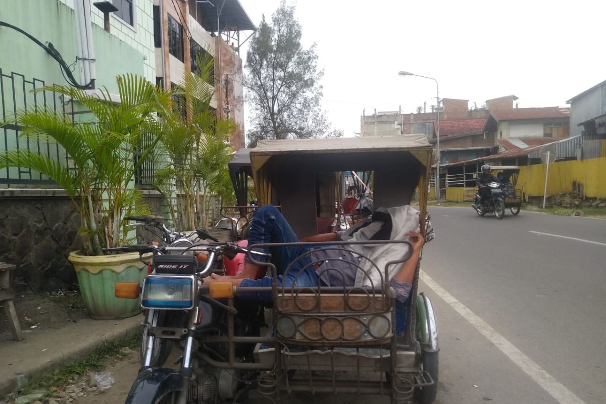 Nasib tukang becak di Lhokseumawe kian tak menentu ditengah pandemi COVID-19