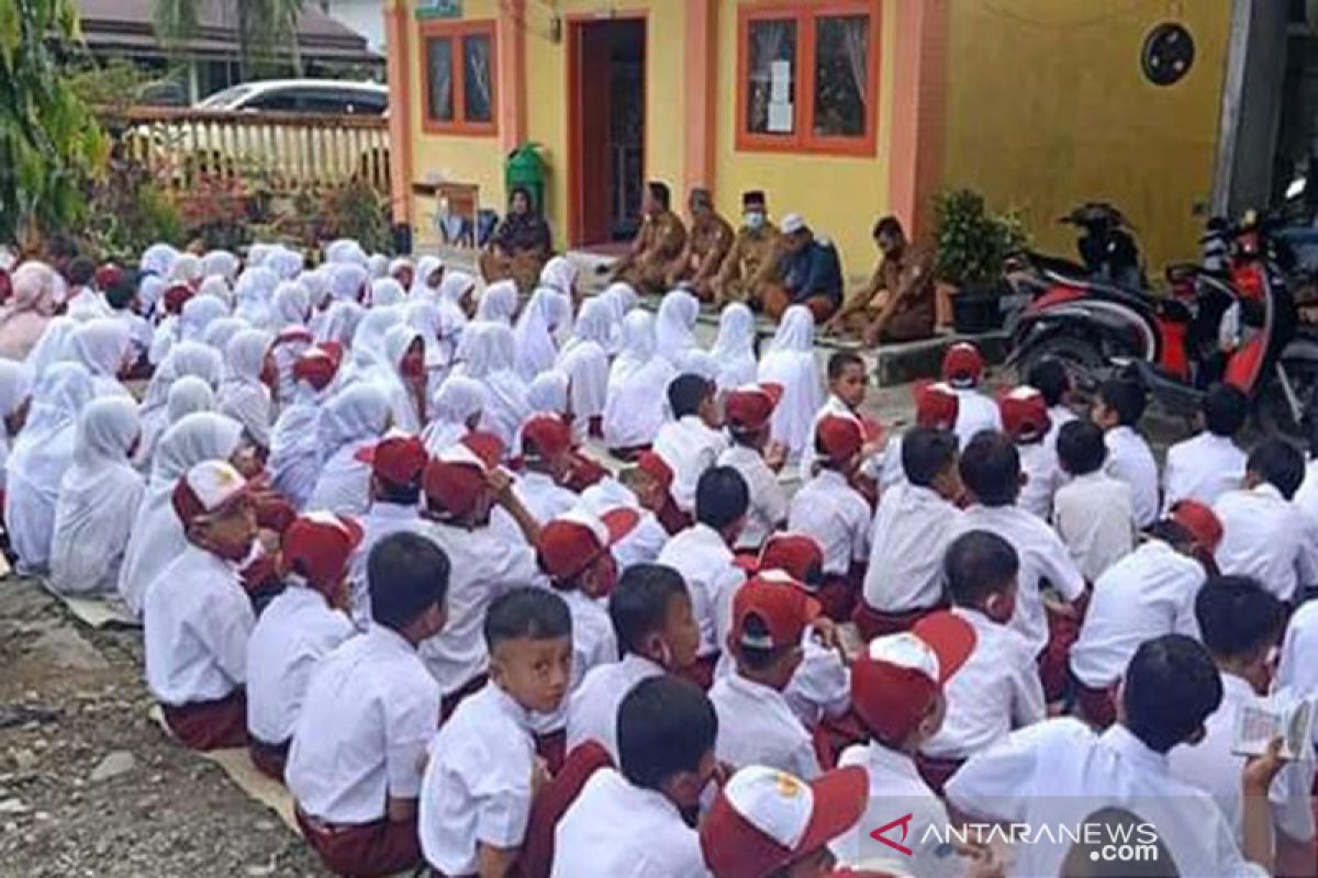 Wabup Abdya pantau PBM tatap muka hari pertama sekolah