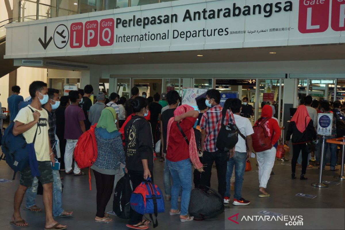 Malaysia tutup Kantor Imigrasi kecuali di tiga negara bagian