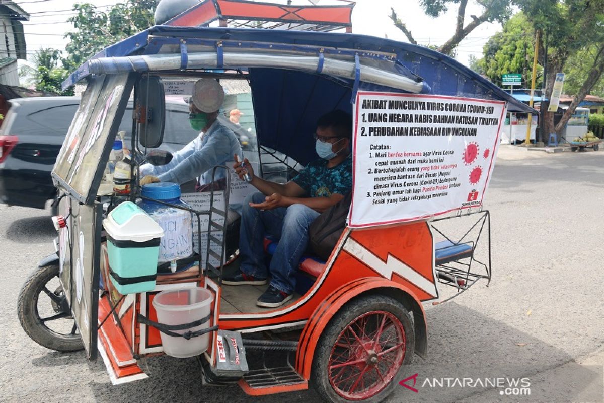 Berlin Silaban, abang becak pejuang COVID-19 dari Sibolga