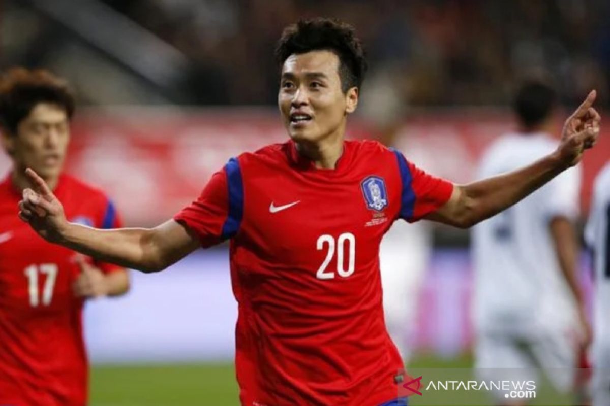 Striker Korea Selatan Lee Dong-gook bakal pensiun di akhir musim ini