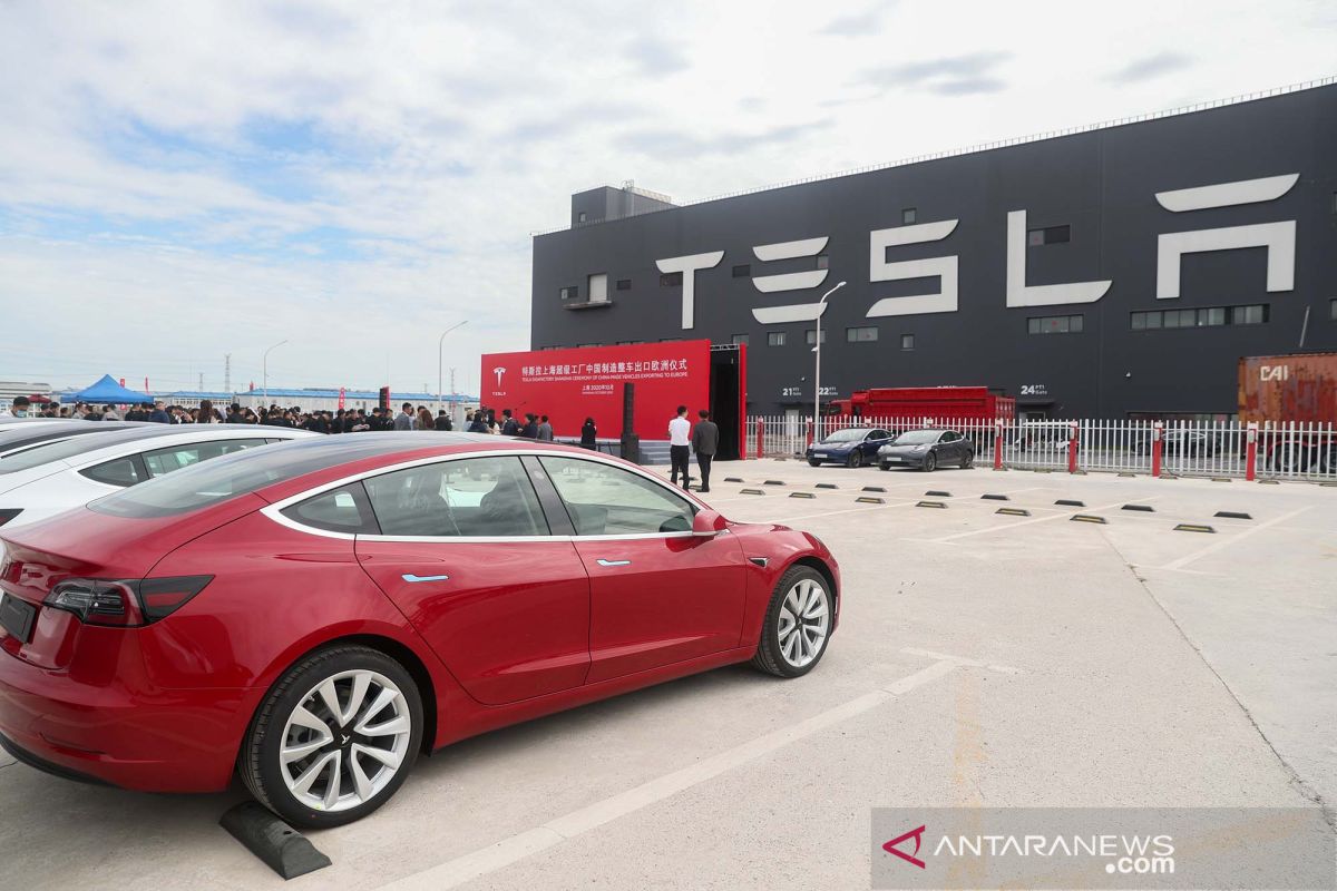 Tesla akan buka pabrik perlengkapan baterai di Kanada