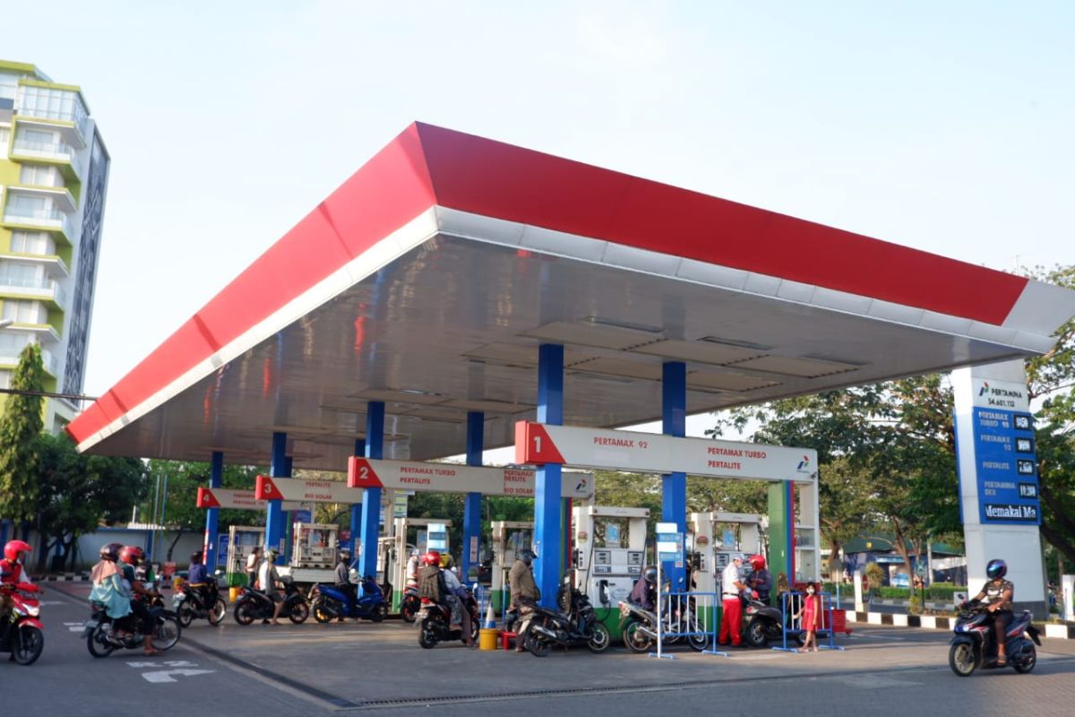 Antisipasi libur panjang, Pertamina salurkan BBM dan LPG di Jatimbalinus