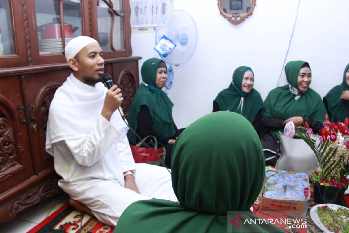 Ustadz Mushaffa Zakir ikut meriahkan Maulid Nabi bersama warga Sungai Andai