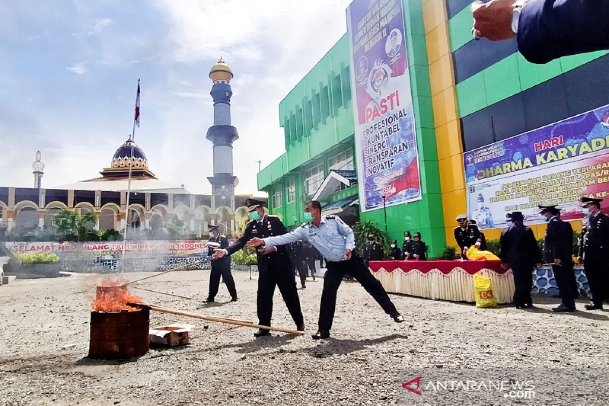 Kemenkumham Bengkulu musnahkan ratusan barang selundupan di Lapas