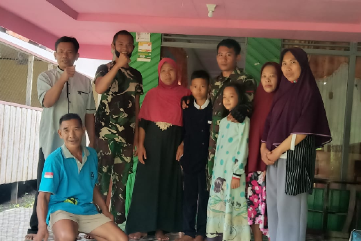 Keluarga asuh minta hal ini kepada anggota TNi ketika meninggalkan lokasi TMMD