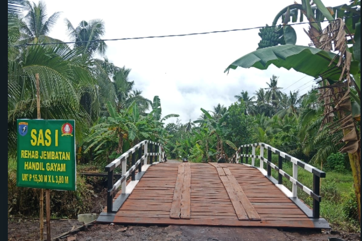 TMMD juga sangat membantu para pelajar Pulau Hanaut