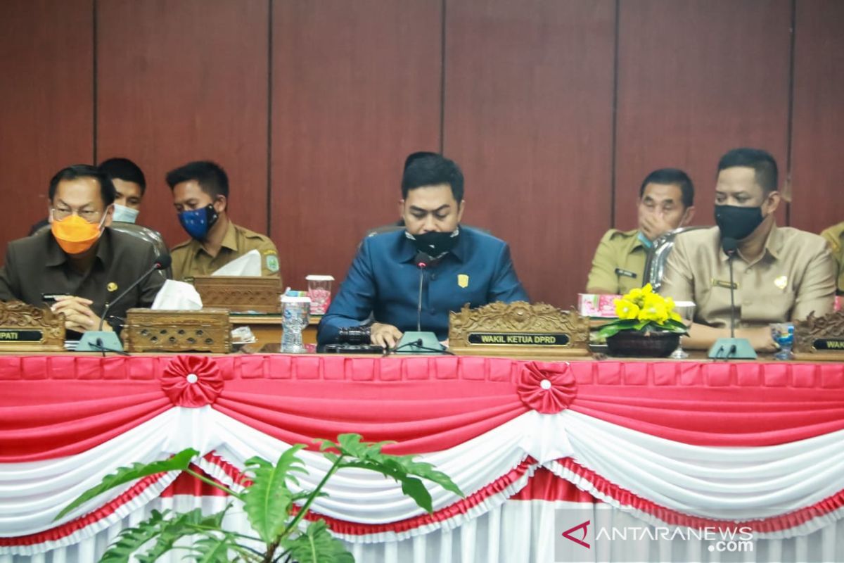 DPRD Belitung tunda pengesahan tiga raperda