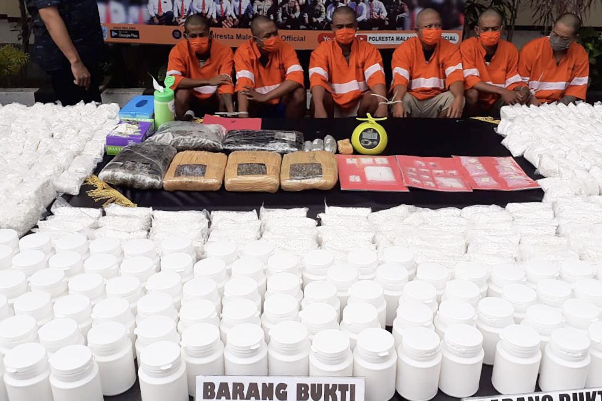 Ringkus enam tersangka kasus narkoba, Polresta Malang Kota sita 6,5 kg ganja