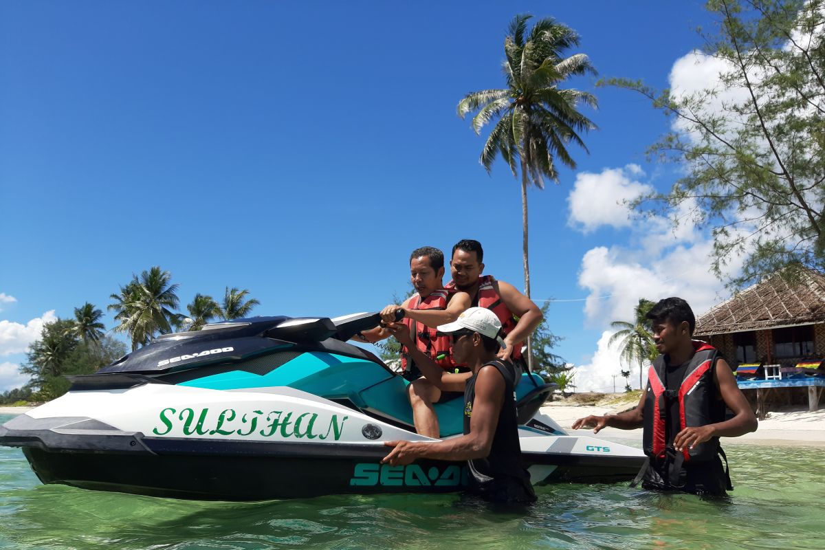 Pengunjung pantai di Bintan waspada cuaca ekstrem