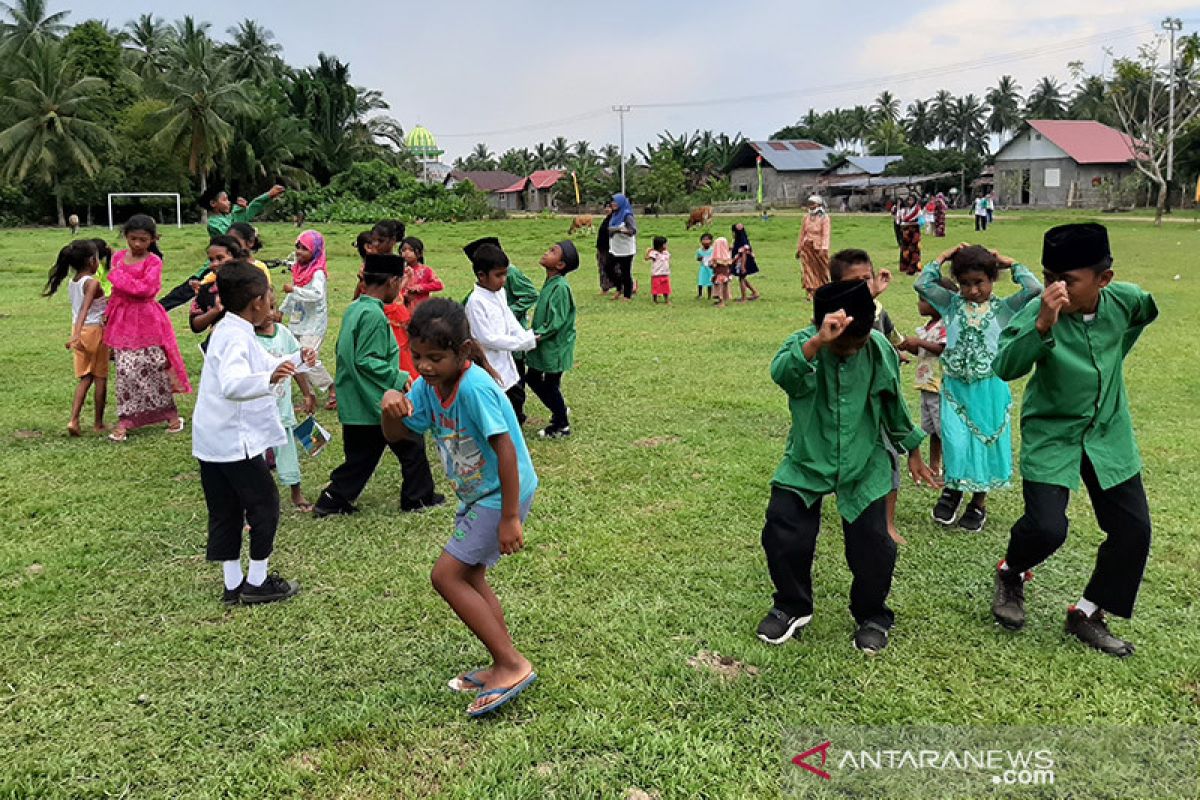 Desa pesisir Halmahera belajar tatap muka di tengah keterbatasan