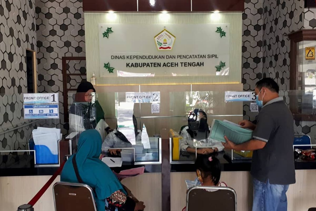 Meski libur, Disdukcapil Aceh Tengah tetap layani masyarakat