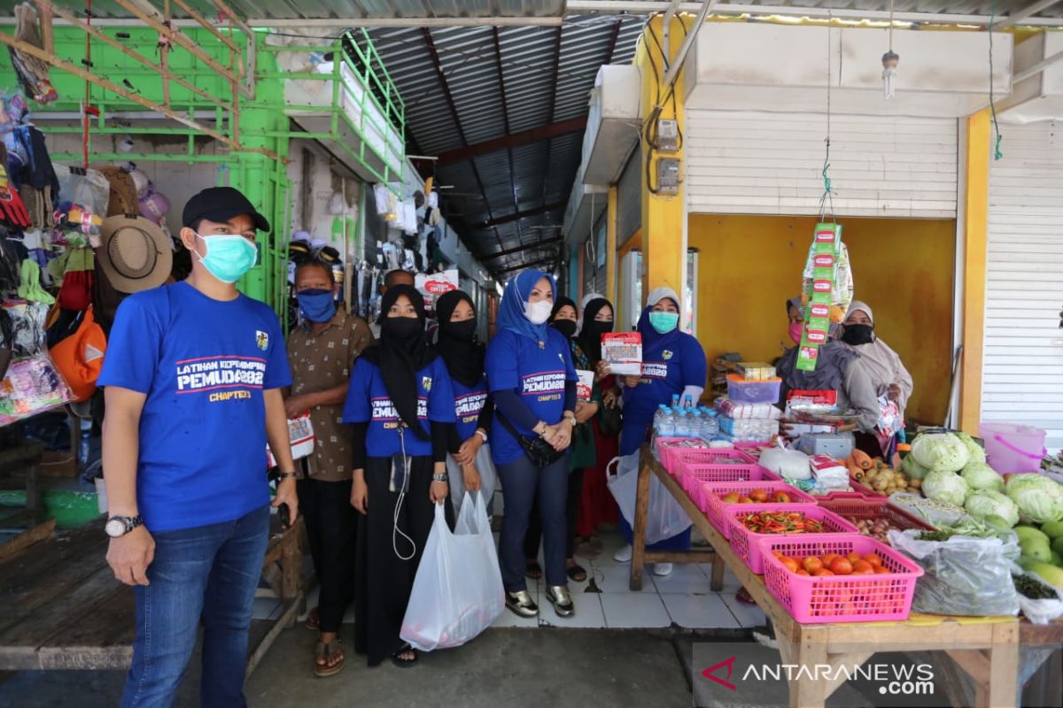 Peringati Hari Sumpah Pemuda, Dispora dan OKP Gowa bagi masker