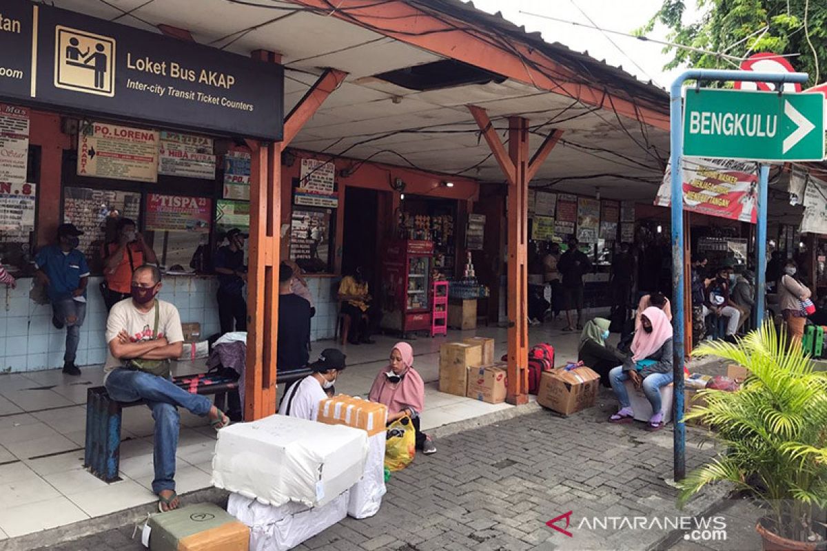 Libur panjang, Terminal Kalideres uji kelaikan bus dan ketatkan prokes