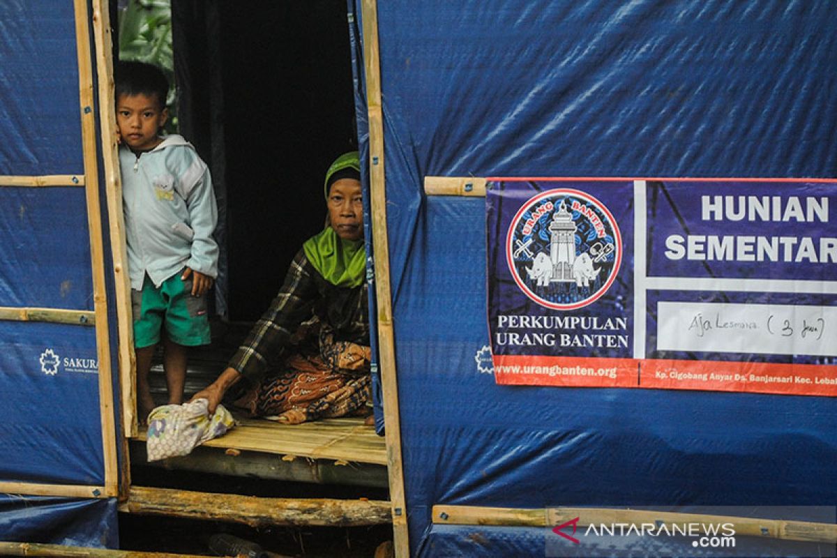 Warga korban bencana alam di Lebak berharap dibangun hunian tetap