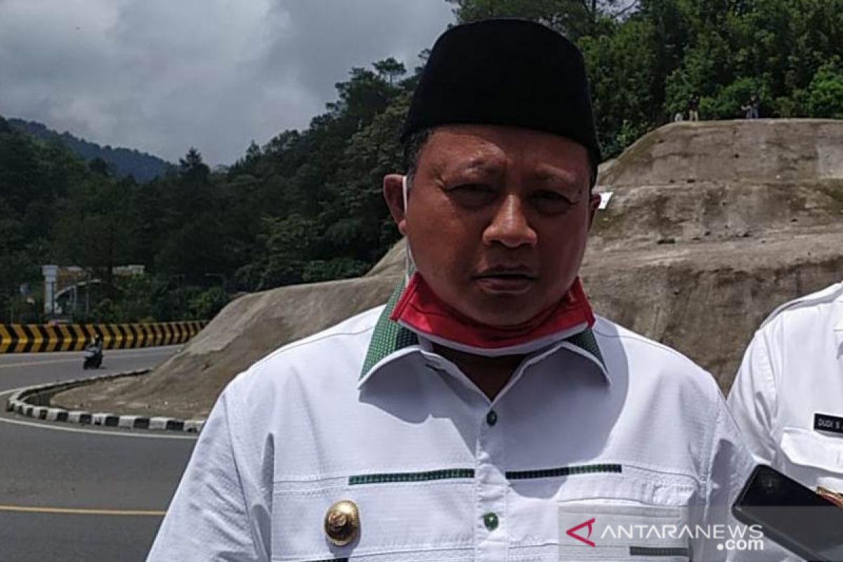 Pemrov berharap pusat segera tambah guru PNS di Jabar