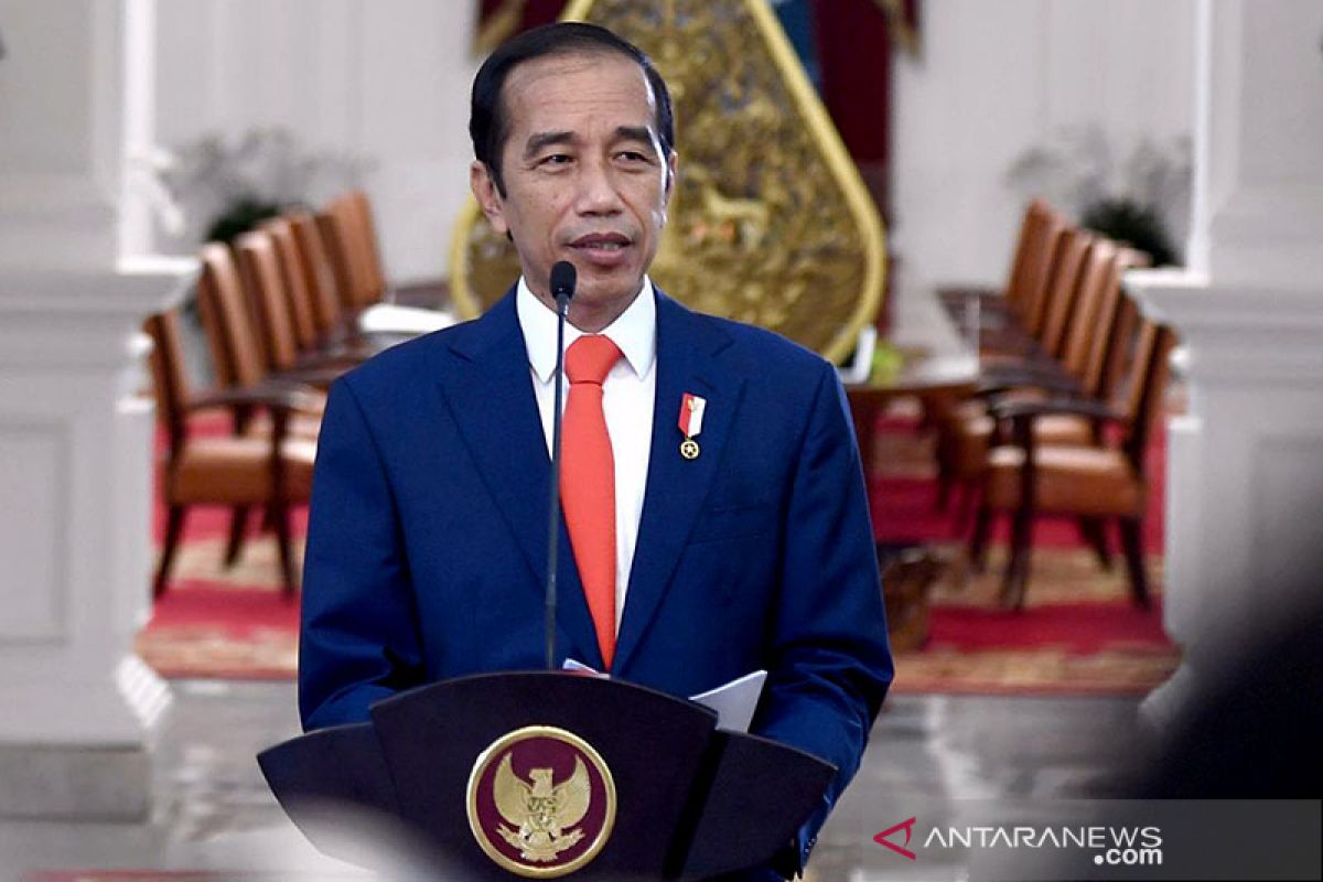 Presiden Joko Widodo tandatangani UU Cipta Kerja