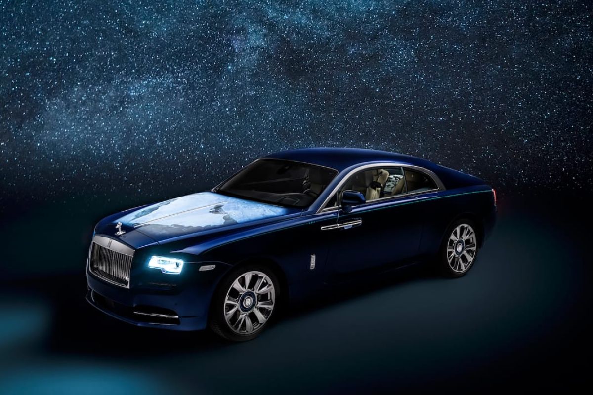 Mobil sultan Rolls Royce Wraith "Earth" gambarkan peta Timur Tengah