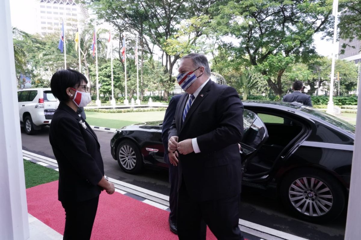 Indonesia, US committed to respecting law in South China Sea