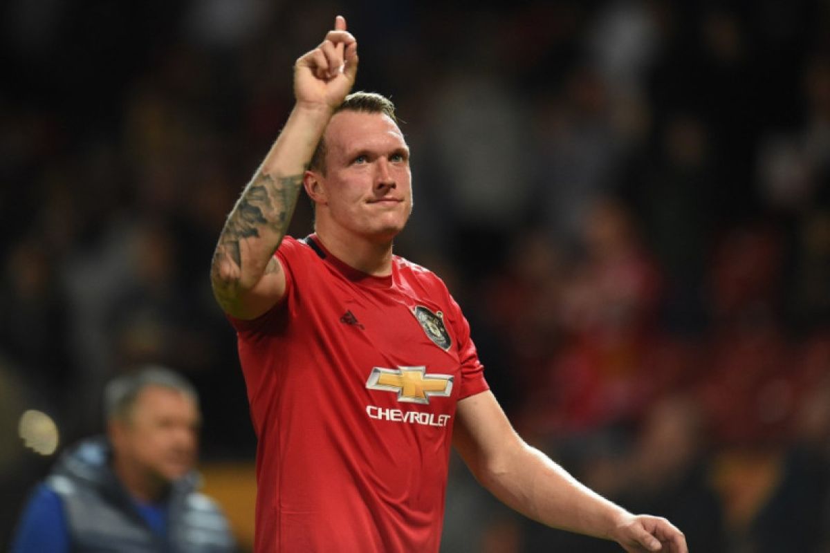 Solskjaer isyaratkan akan pakai  lagi Phil Jones