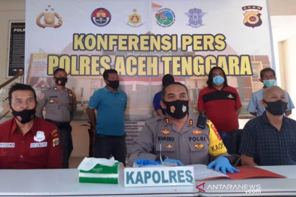 Tengah berceramah di masjid, seorang ustaz ditusuk hingga luka berat