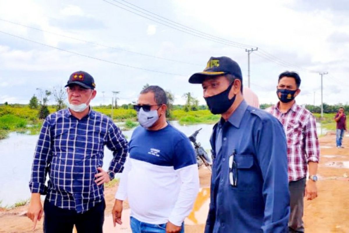 Pemprov fokus tangani enam titik kerusakan jalan Pangkalan Bun-Kolam