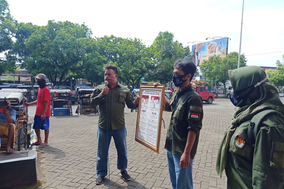 KPU Purbalingga sosialisasikan pilkada kepada  penarik becak