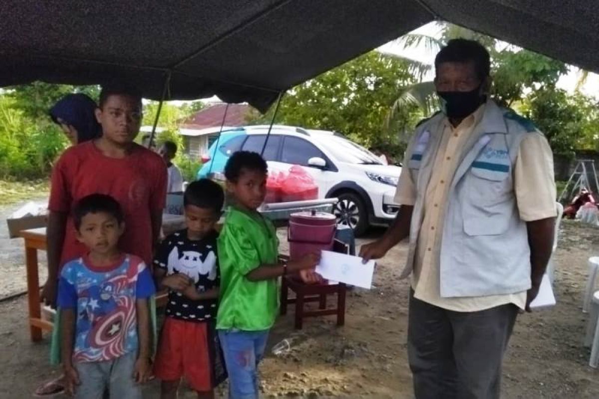 PLN bantu 100 anak yatim dhuafa di Biak dan Serui