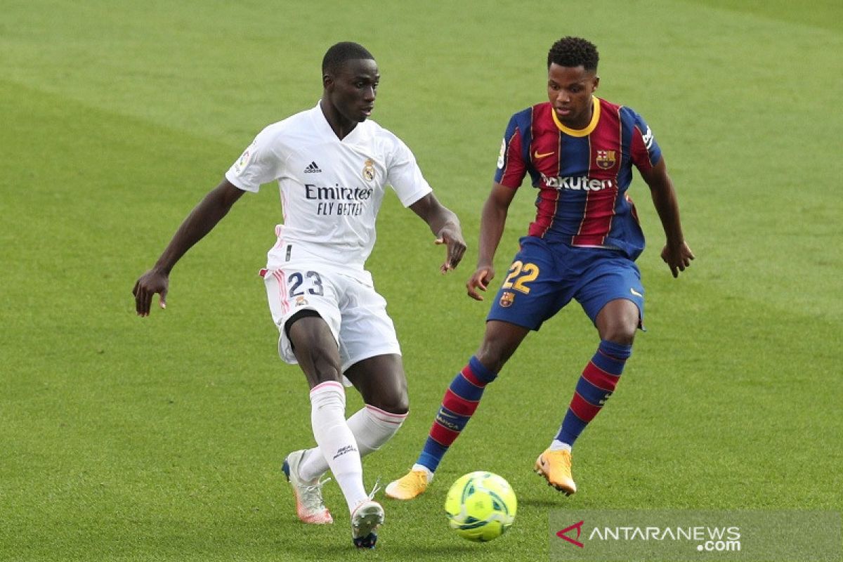 Pemain Barcelona Ansu Fati absen empat bulan setelah operasi lutut