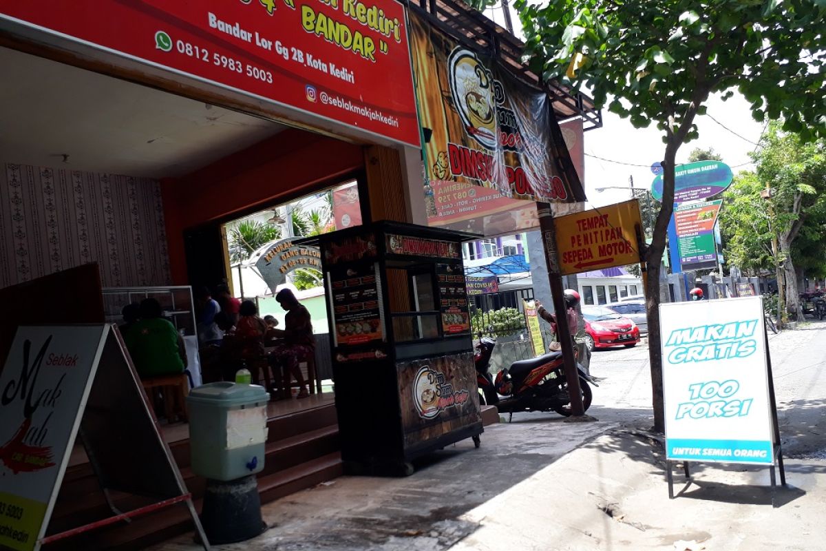 Warung di Kediri sediakan makanan gratis bagi warga tak mampu