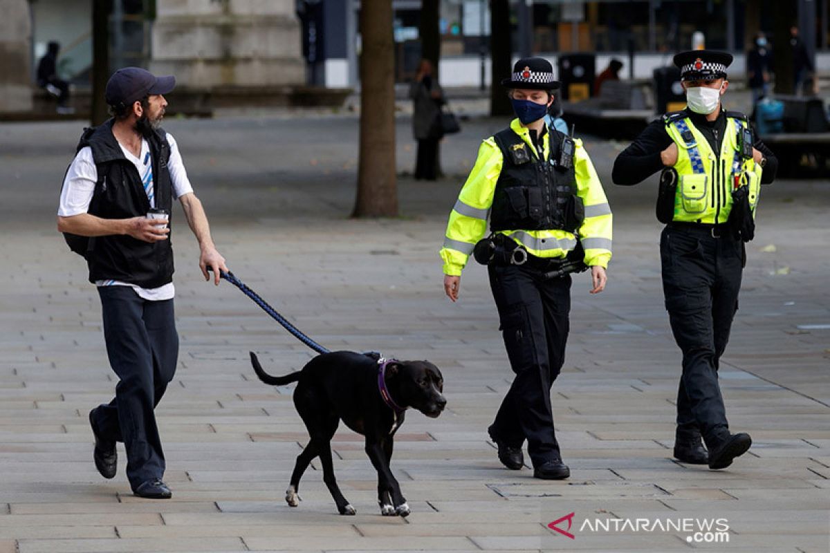 Langgar pembatasan COVID-19, Polisi tangkap 104 warga London