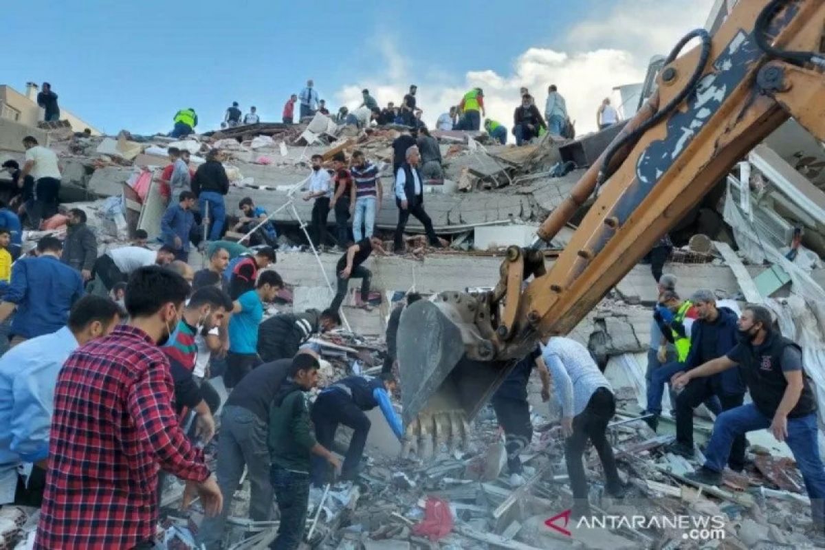 Belasan korban tewas,  gempa Turki dan kepulauan Yunani