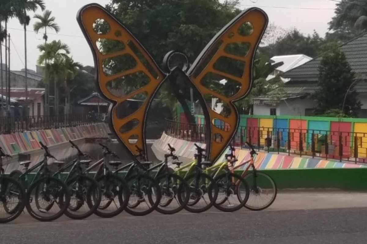 Taman Sungai Kota Baru elok berwarna-warni