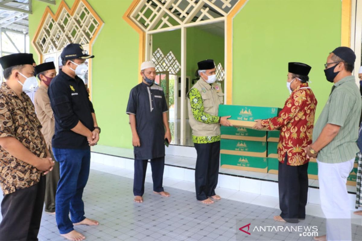 DMI Pusat salurkan alat kebersihan untuk masjid di Luwu Timur