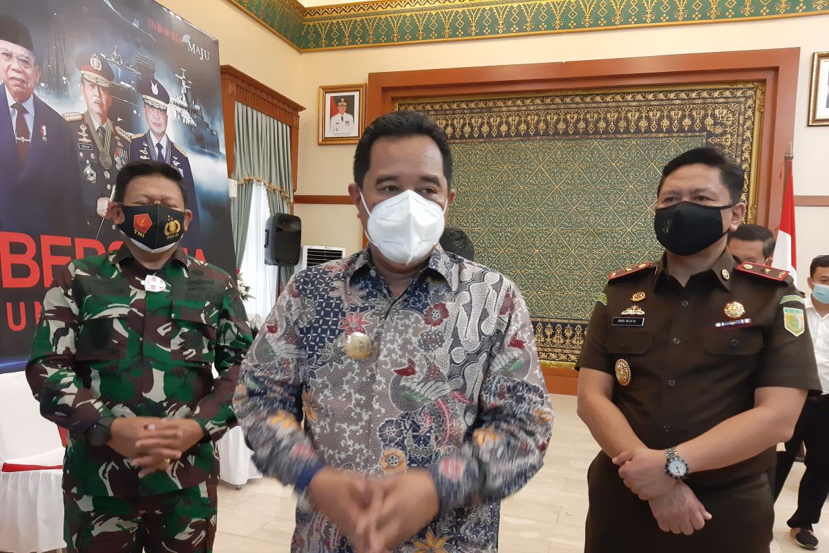 Pjs Gubernur Kepri dukung kecaman Jokowi soal Macroon