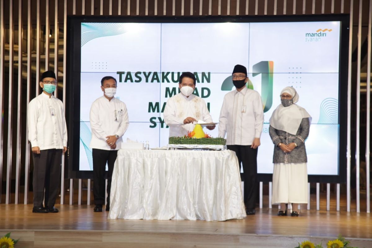 Ini program berbagi dan peduli Mandiri syariah diumur 21 tahun