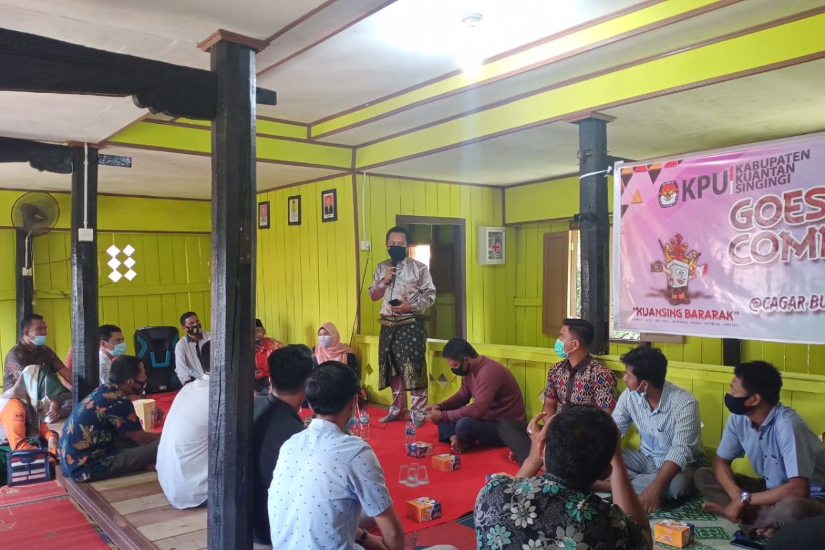 KPU Riau sosialisasikan cara nyoblos di masa pandemi kepada komunitas adat