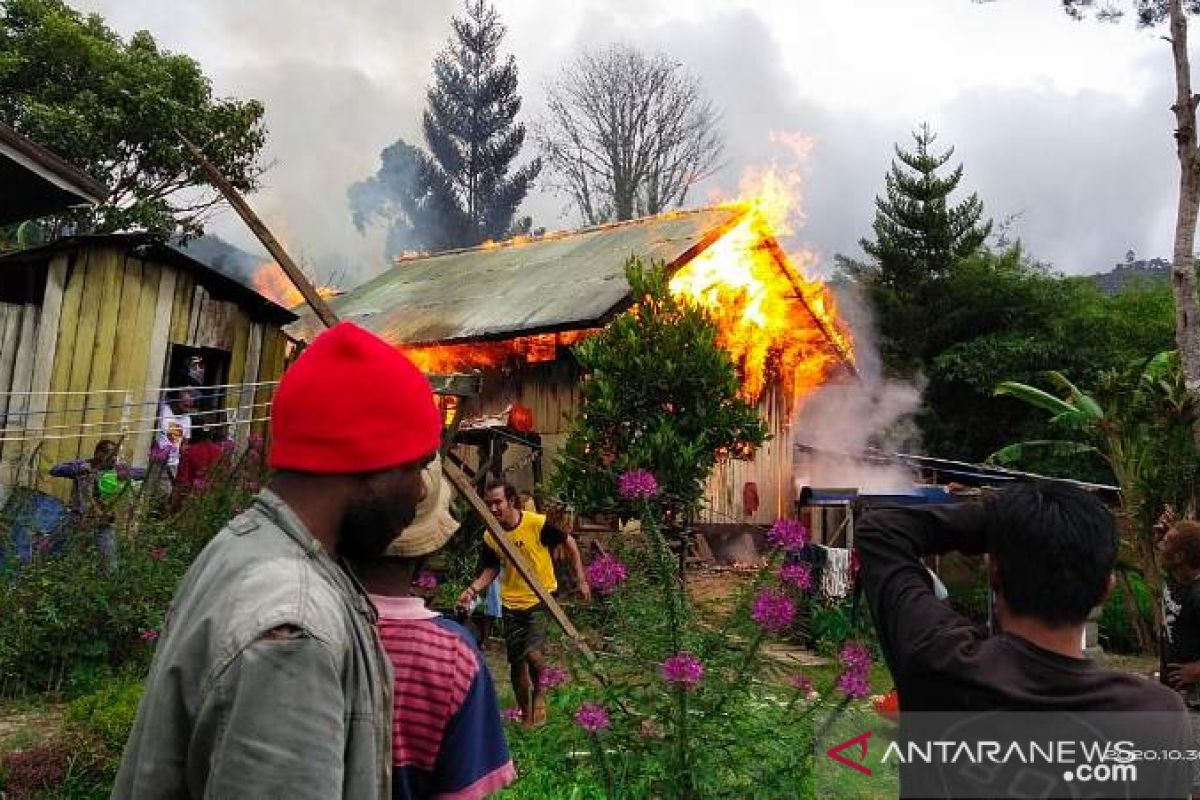 Korban pembakaran rumah di Papua tidak mau penyelesaian hukum