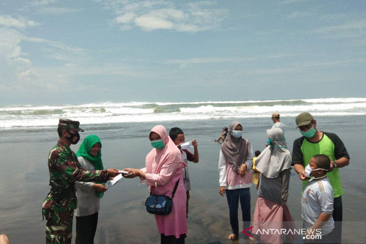 Pengunjung Pantai Parangtritis diimbau tak bermain terlalu ke tengah