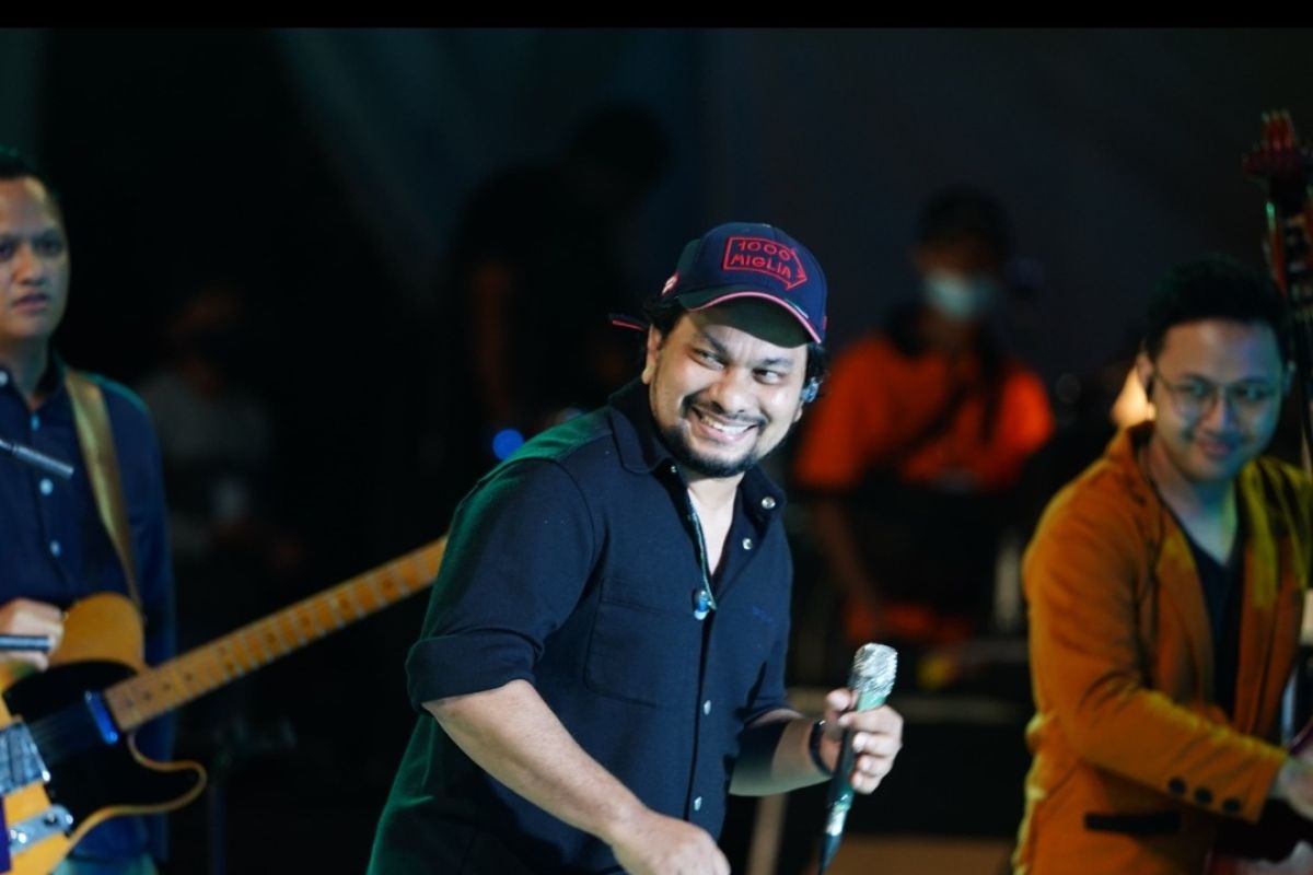 Tompi mengenang mendiang Glenn Fredly lewat lagu 