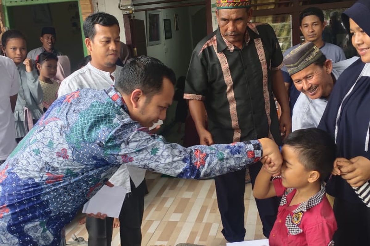 Pengusaha muda asal Abdya santuni ratusan anak yatim