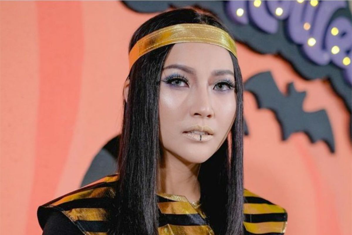 Ragam gaya selebritas Indonesia meriahkan Halloween