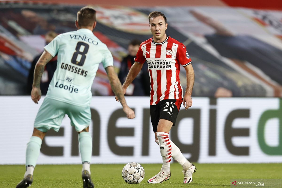 Pemain muda Noni Madueke antar PSV lumat ADO 4-0