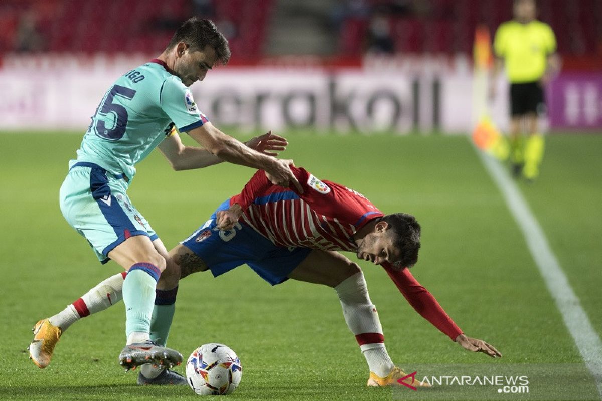 Granada diimbangi Levante setelah tampil dengan 10 pemain