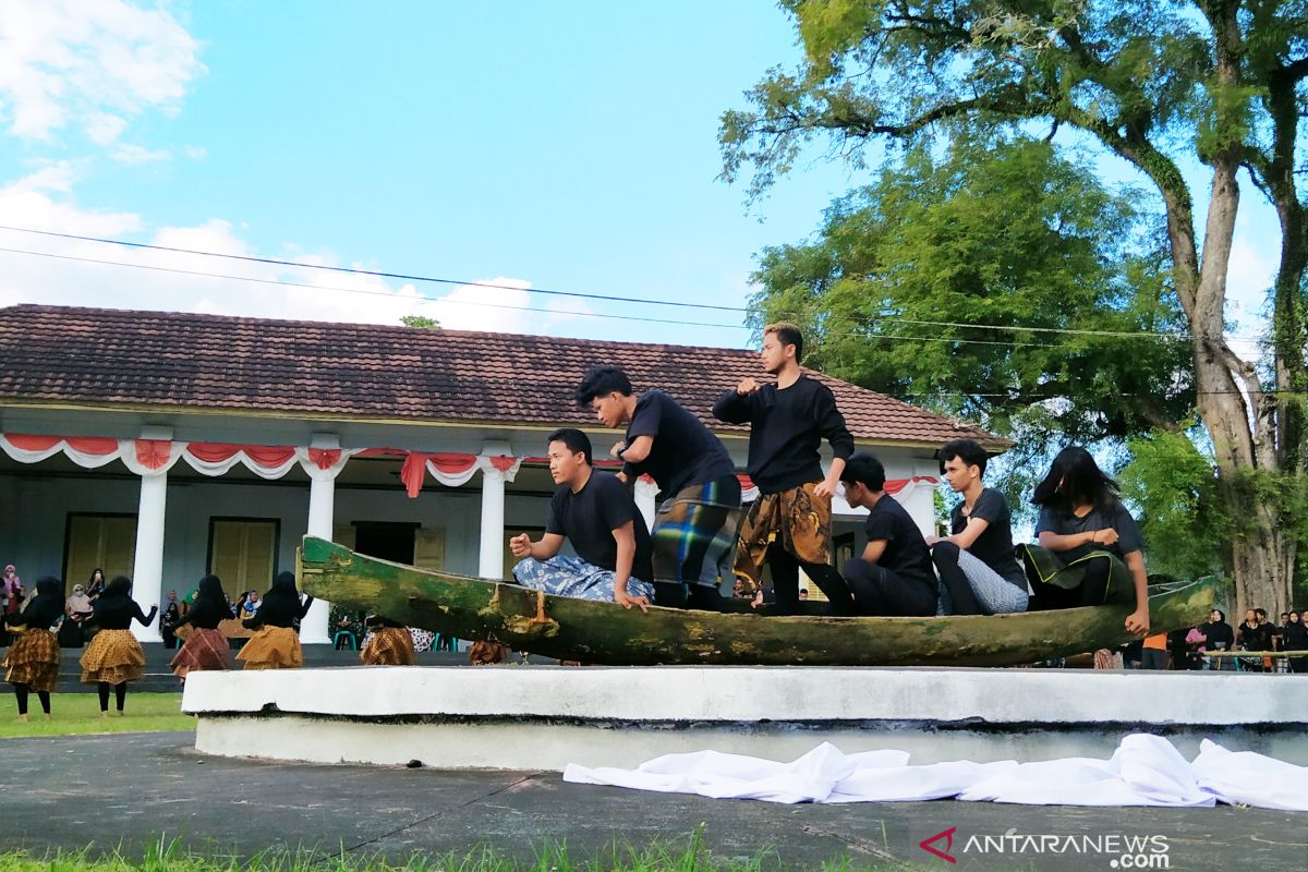 Seniman Yayasan Bali Purnati tampilkan 