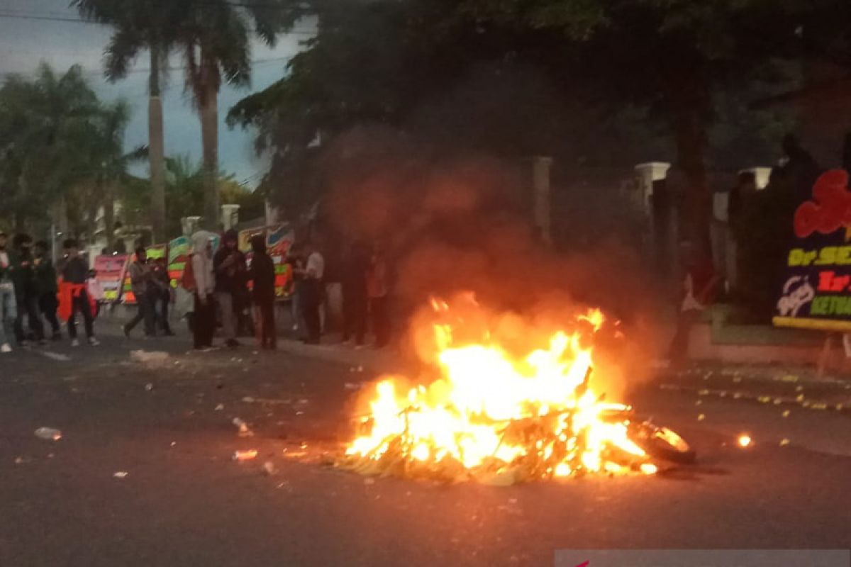 Empat pelaku pembakar motor dinas Polisi ditangkap