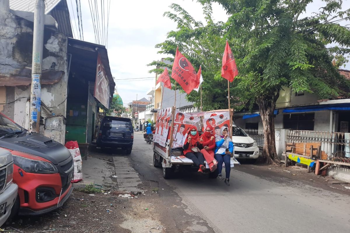 Srikandi PDIP Surabaya blusukan gaet pemilih perempuan untuk Eri-Armuji