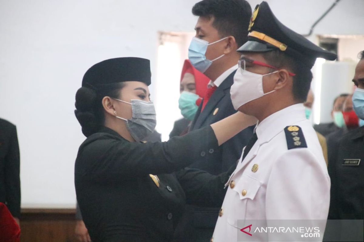 Bupati Karolin copot camat karena langgar protokol kesehatan COVID-19