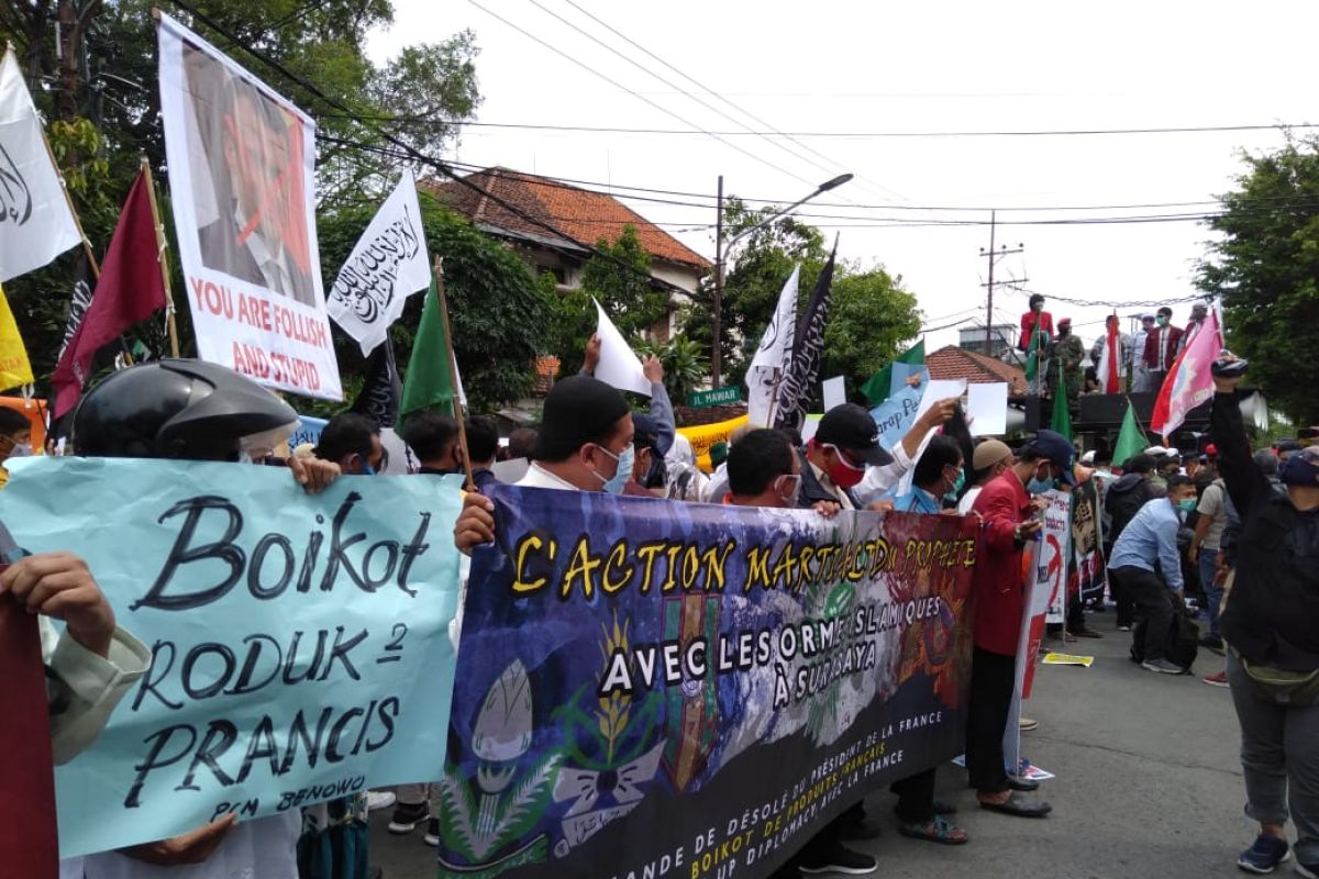 East Java's Muslims demonstrate against Macron's anti-Islamic remarks