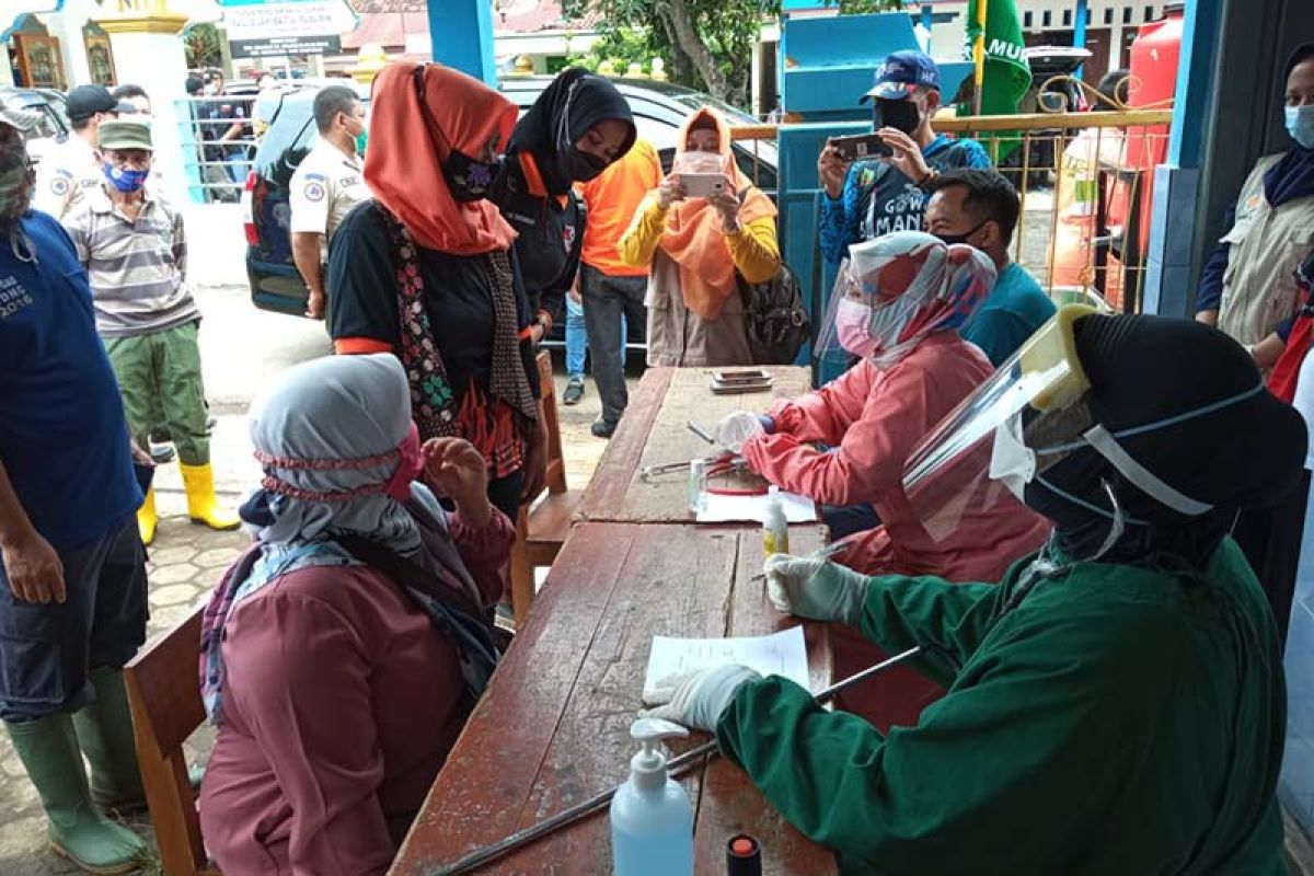 FK UMP berikan pengobatan gratis bagi korban banjir di Banyumas